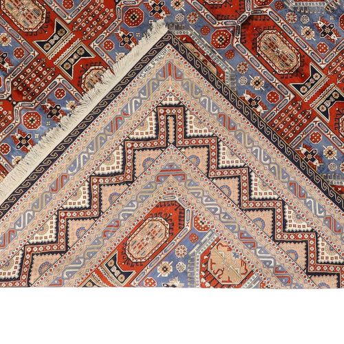 Null A modern Azerbaijani silk Shirvan carpet, signed, the central field with re&hellip;