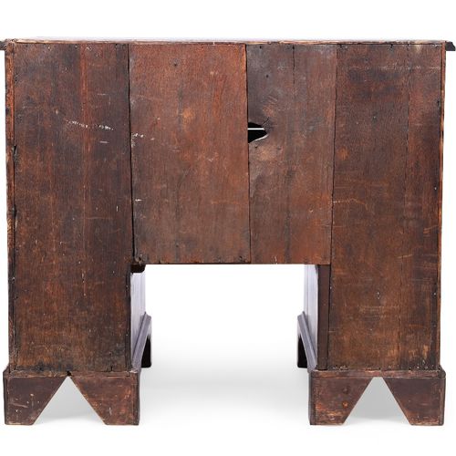 Null A George III mahogany kneehole desk, last quarter 18th century, the top wit&hellip;