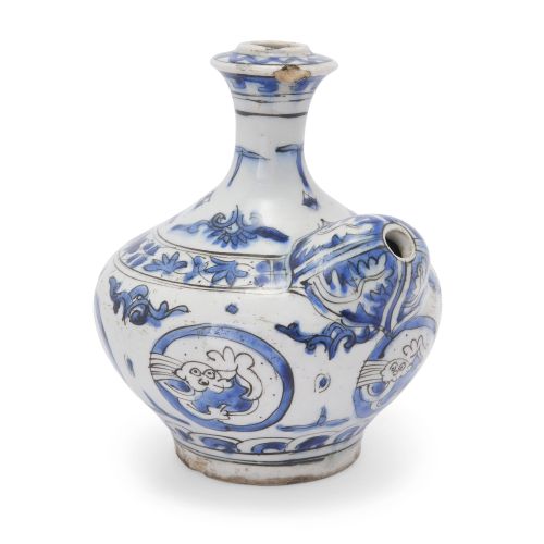 Null Zu verkaufen ohne Reserve

Eine blaue und weiße Keramik Kendi,

Safawiden-I&hellip;