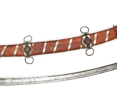 Null 一把演示剑

剑身，东欧，19 世纪，剑座和剑鞘，可能是奥斯曼帝国的，19 世纪晚期或更晚、

欧洲骑兵剑，单刃，弧形，剑锋上刻有 "Pro Deo &hellip;