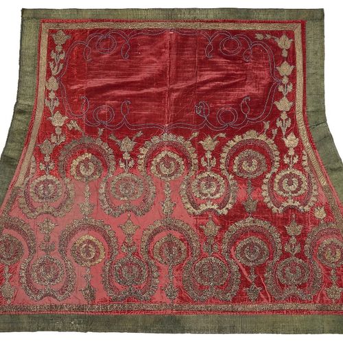 Null A silver thread embroidered red velvet saddle mat,

Bukhara, first half 19t&hellip;