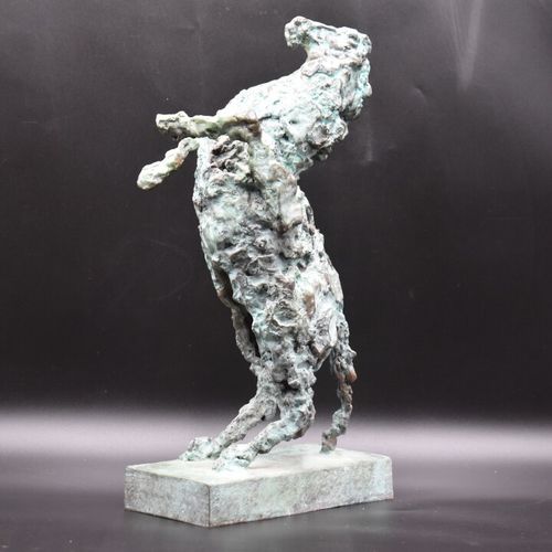 Bronze Blasco MENTOR (1919-2003), Cheval cabré, Bronze à patine vert antique, su&hellip;