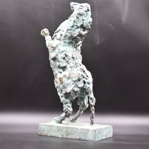 Bronze Blasco MENTOR (1919-2003), Cheval cabré, Bronze à patine vert antique, su&hellip;
