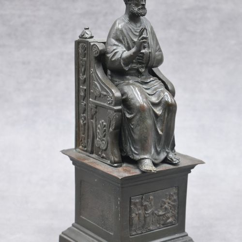 Saint-Pierre Saint-Pierre, bronze patiné. Reproduction miniature de la Statue de&hellip;