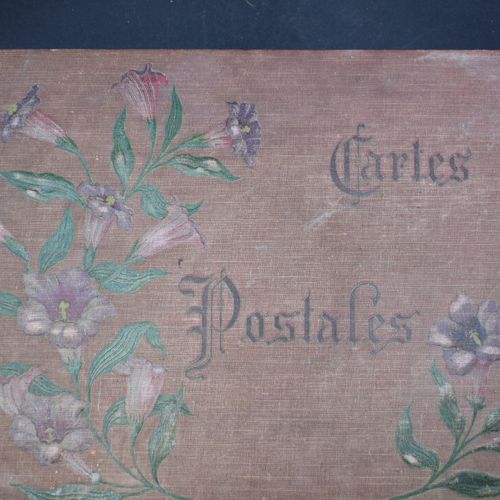Null CARTES POSTALES : Un album oblong d'environ 350 cartes postales anciennes (&hellip;