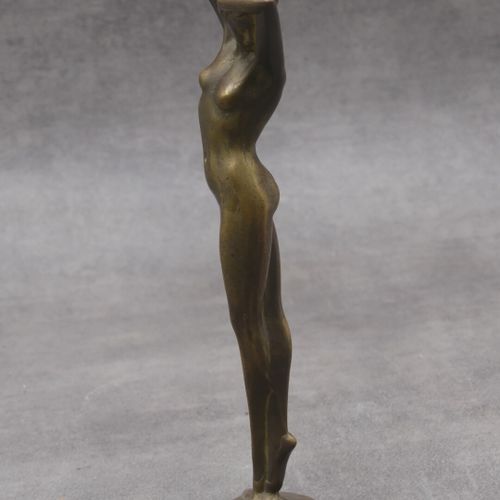 Null Sculpture en bronze, représentant une femme nue. Signé au socle Guido MARIA&hellip;