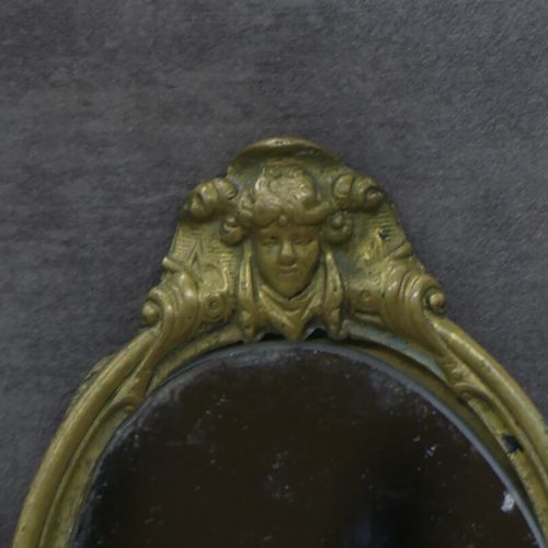 Null Miroir à main a décor d'anges en bronze, Hauteur :31 cm