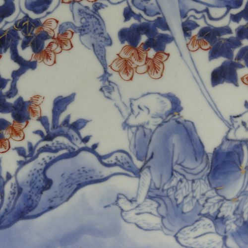 CHINE Réunion d'un vase (Hauteur : 26 cm) en céramique à décor en camaieu bleu e&hellip;