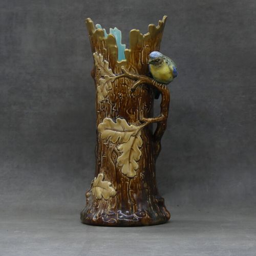 Null SARREGUEMINES. Vase rouleau représentant un tronc d'arbre avec décors d'ois&hellip;