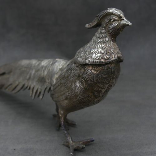 Null Réunion de quatre oiseaux en métal argenté. Dimensions des faisans : 14,5 x&hellip;