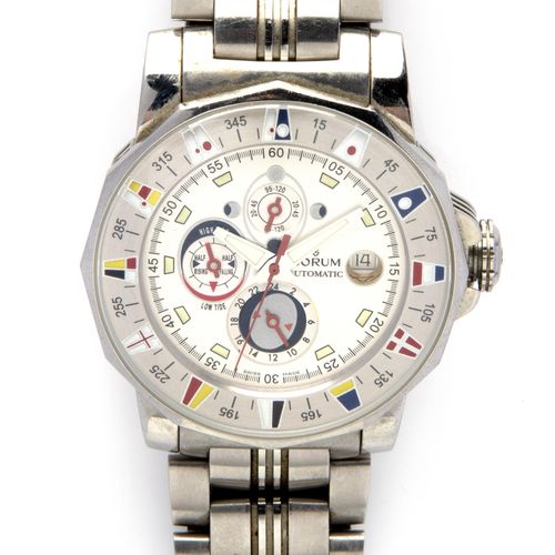 A steel gentlemen's wristwatch, by Corum Corum（昆仑）精钢男士腕表，自动机芯，银色圆形表盘，带潮汐指示器、日期、月&hellip;