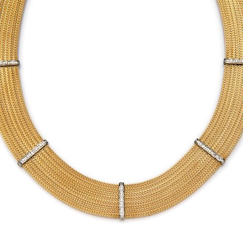 A 14k gold diamond necklace 一条14K金钻石项链，由八条被钻石镶嵌条分割的编织线组成，长44.0厘米。 毛重49克。