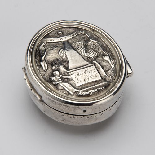 A Dutch silver rosary box with inscription 1810 Une boîte à chapelet hollandaise&hellip;
