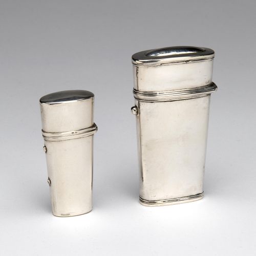 Two silver lancet cases Dos estuches de lancetas de plata, lisos con bordes mold&hellip;