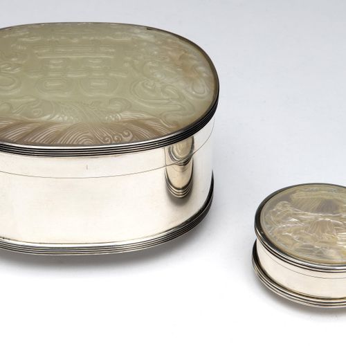 Two Dutch silver boxes with jade and mother-of-pearl Two Dutch silver boxes with&hellip;
