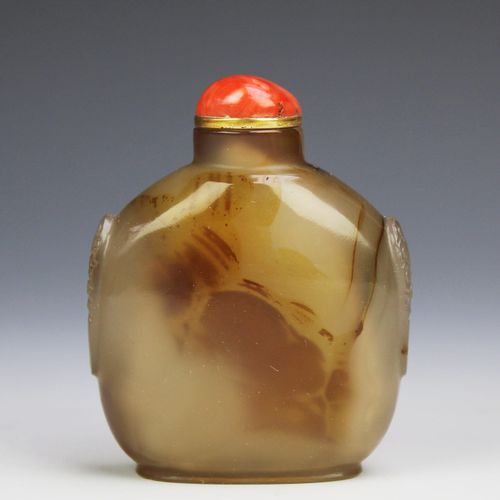 Six Chinese carved hardstone snuff bottles 六个中国硬石雕刻的鼻烟壶，19/20世纪，中国，五个不同种类的硬石（包括玛&hellip;