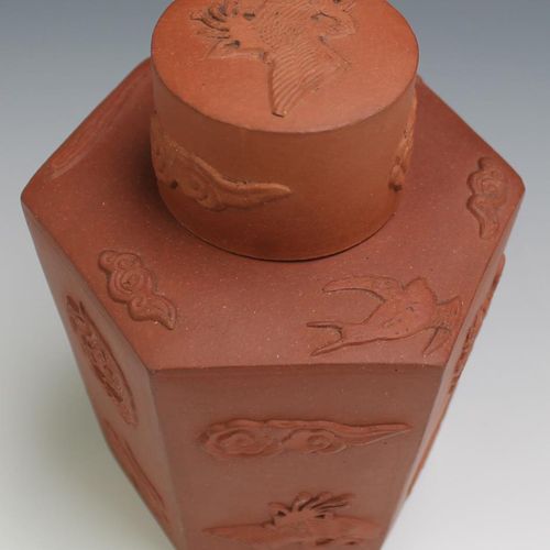 A large Yixing tea canister Une grande boîte à thé de Yixing, période Kangxi (16&hellip;