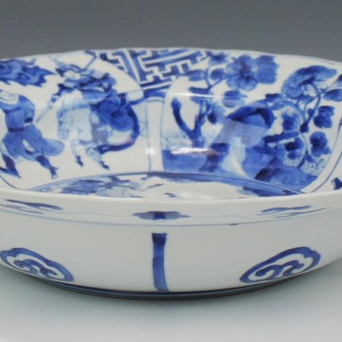 Two blue and white deep plates Due piatti profondi blu e bianchi, periodo Kangxi&hellip;