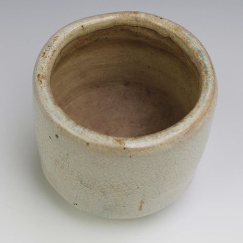 A group of celadon and Song pottery Un gruppo di ceramiche celadon e Song, dinas&hellip;
