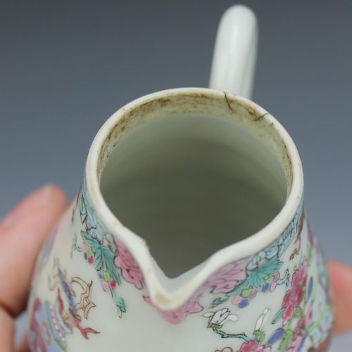 A famille rose part tea service Servicio de té en parte familiar, periodo Yongzh&hellip;