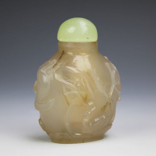 Seven Chinese carved mineral and hardstone snuff bottles 七个中国雕刻的矿物和硬石鼻烟壶，19/20世纪&hellip;