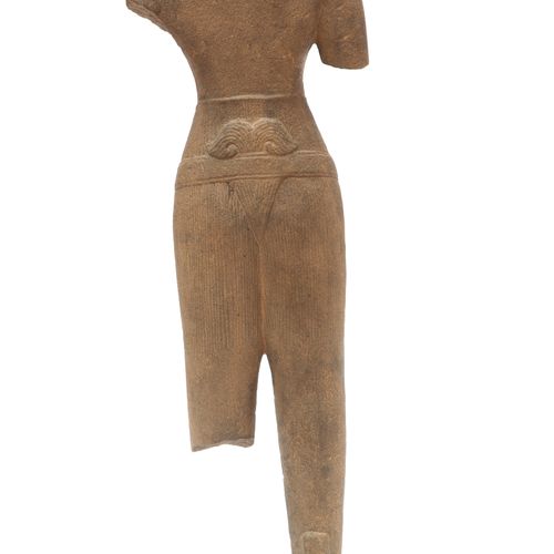 A Khmer sandstone male torso, Baphuon style Männlicher Torso aus Khmer-Sandstein&hellip;