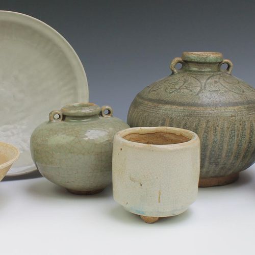 A group of celadon and Song pottery Grupo de cerámica celadón y Song, Dinastía S&hellip;