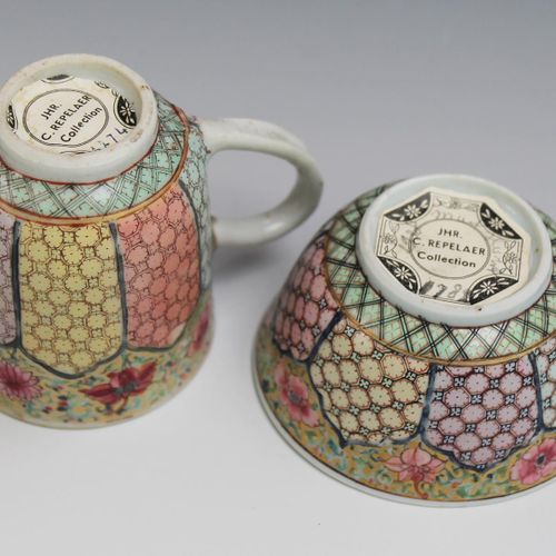 A group of enamelled tea wares Un gruppo di articoli da tè smaltati, periodo Yon&hellip;