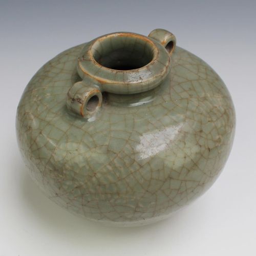 A group of celadon and Song pottery 一组青瓷和宋代陶器，南宋（1127-1279）和元（1279-1368），中国，包括一个&hellip;