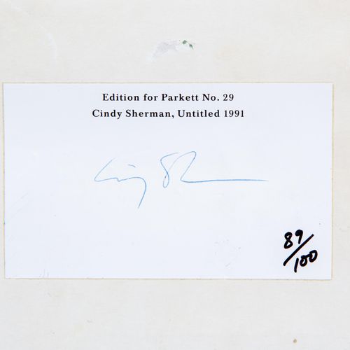CINDY SHERMAN (1954) 辛迪-舍曼（1954年），《无题》（为Parkett第29号作品），签名并编号为 "辛迪-舍曼89/100"（贴在背面&hellip;
