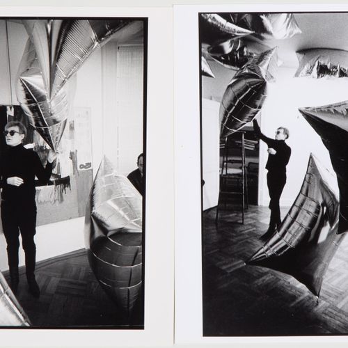 NAT FINKELSTEIN (1933-2009) 纳特-芬克尔斯坦（1933-2009），安迪-沃霍尔在利奥-卡斯泰利画廊的银色云彩（2），两幅明胶银版画&hellip;