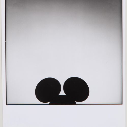 ERWIN OLAF (1959) Erwin Olaf (1959), 《无题》，明胶银版画，无框，图像22.5x22.5厘米，全张30.5x24厘米，盖有艺&hellip;