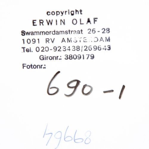 ERWIN OLAF (1959) Erwin Olaf (1959), Ohne Titel, Silbergelatineabzug, ungerahmt,&hellip;