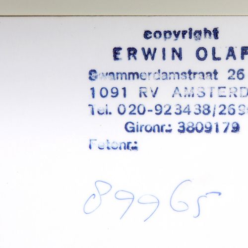 ERWIN OLAF (1959) Erwin Olaf (1959), 《无题》，明胶银版画，无框，图像22.5x22.5厘米，全张30.5x24厘米，盖有艺&hellip;