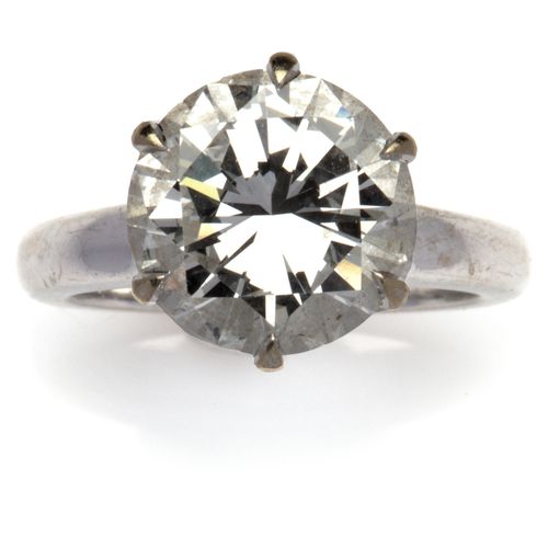 A 14k white gold diamond single stone ring Bague à une pierre en or blanc 14k, s&hellip;