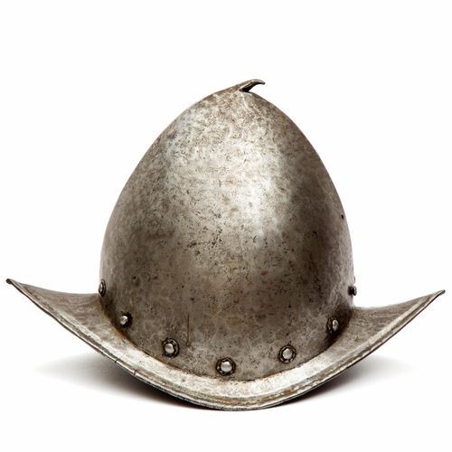 An Italian/German morion or cabasset helmet Italienischer/deutscher Morion- oder&hellip;