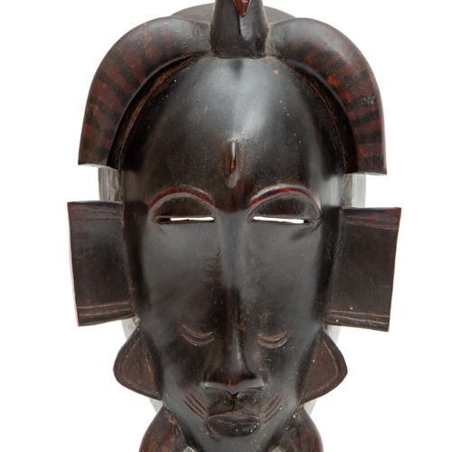 A Senufo face mask, keplié Máscara facial senufo, keplié, siglo XX, Costa de Mar&hellip;