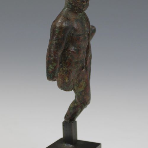 A Roman bronze figure (fragment) of Hercules Römische Bronzefigur (Fragment) des&hellip;