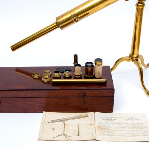 An English brass refracting telescope on stand, Dollond London Télescope réfract&hellip;