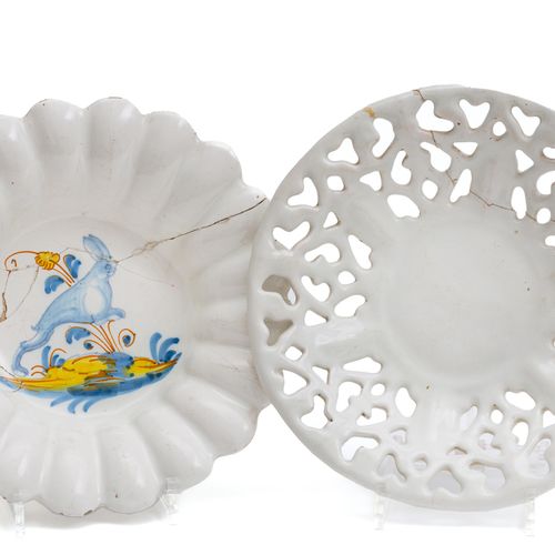 A white faience pierced bowl and a French majolica lobed dish Eine durchbrochene&hellip;