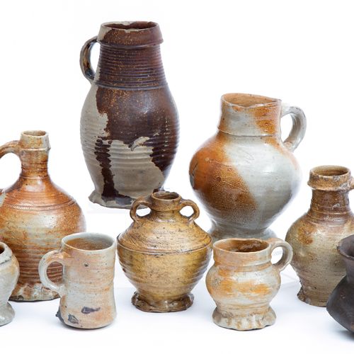 A collection of nine German stoneware jugs and mugs 一组9个德国炻器壶和杯，16/17世纪，可能更早，德国，&hellip;