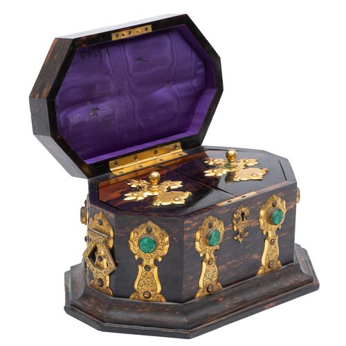 A Victorian calamander, gilt-metal and malachite tea caddy Caja de té victoriana&hellip;