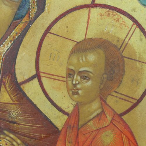 Een 19e eeuws Russisch icoon 一幅19世纪的俄罗斯圣像，圣母玛利亚，上帝之母，手臂上有基督的孩子。状况良好，有一些旧的修复工作。19&hellip;