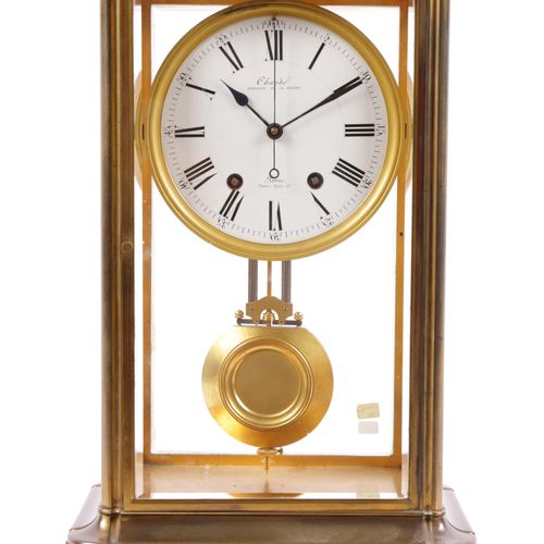 A French gilt-brass four-glass mantel clock Reloj de sobremesa francés de latón &hellip;