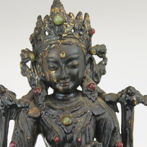 A bronze Śyāmātārā (Green Tārā) with traces of gilt 一件带有鎏金痕迹的青铜 "绿塔拉"（Śyāmātārā）&hellip;