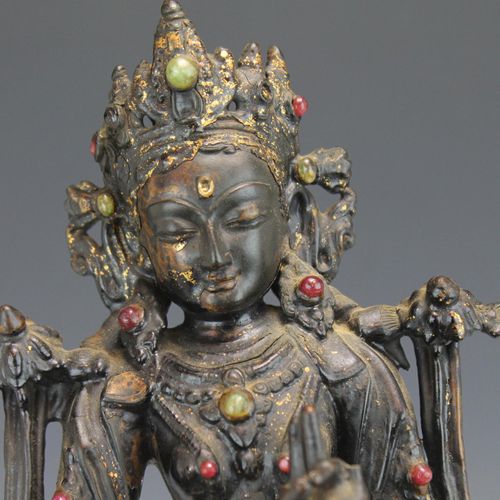 A bronze Śyāmātārā (Green Tārā) with traces of gilt Śyāmātārā (Grüner Tārā) aus &hellip;