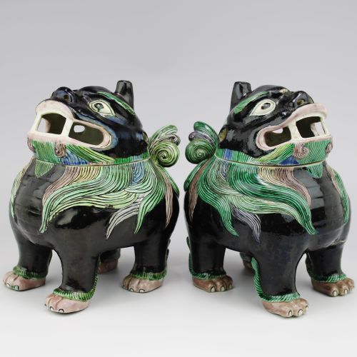 A pair of famille noire foo dog censers Ein Paar Famille Noire Foo Dog Zensoren,&hellip;