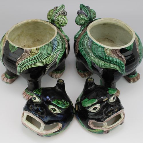 A pair of famille noire foo dog censers Ein Paar Famille Noire Foo Dog Zensoren,&hellip;