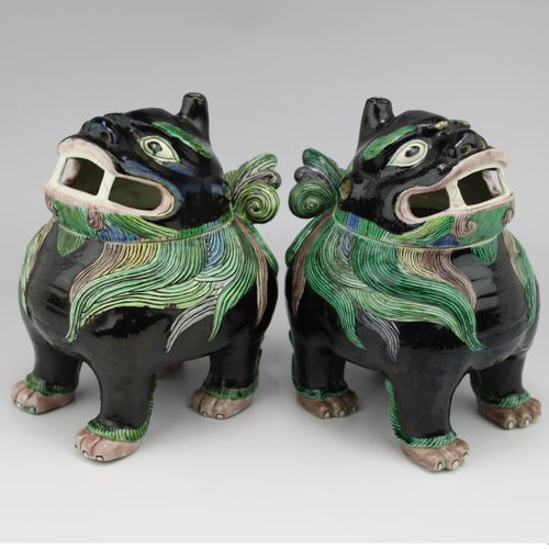 A pair of famille noire foo dog censers Ein Paar Famille Noire Foo Dog Zensoren,&hellip;