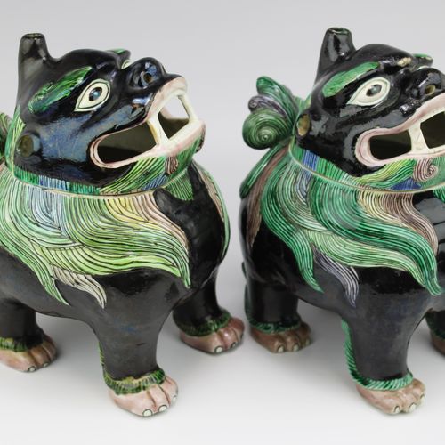 A pair of famille noire foo dog censers Ein Paar Famille Noire Foo Dog Zensoren,&hellip;